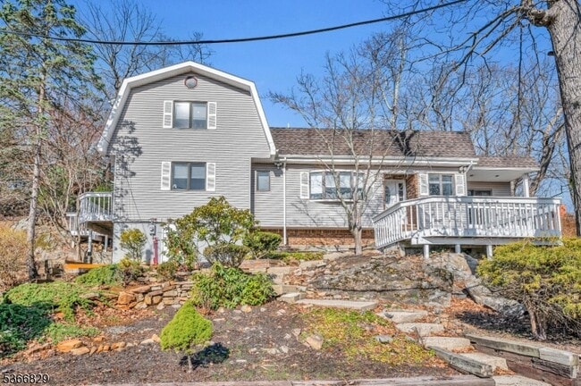 property at 4 Rosewood Ln