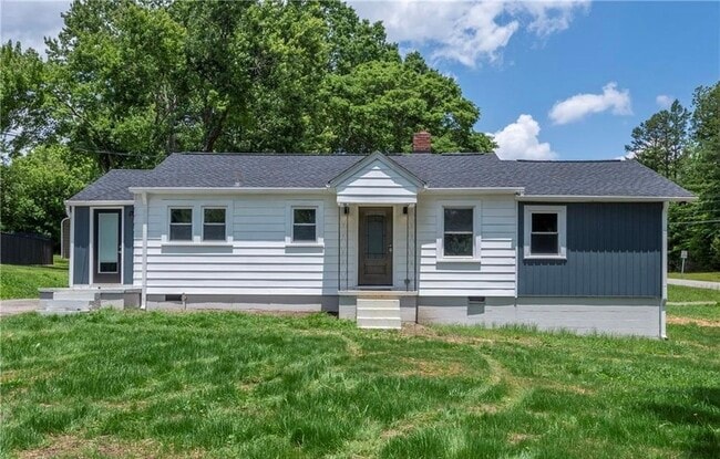 property at 3140 S Stratford Rd