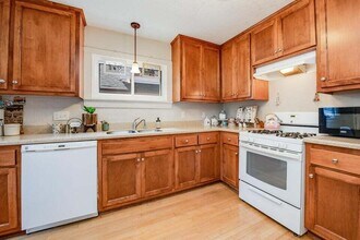 4458 N Newhall St in Shorewood, WI - Building Photo - Building Photo