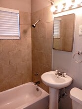 4019 Hawthorne Ave, Unit #A in Dallas, TX - Foto de edificio - Building Photo