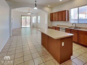 12548 E Red Iron Trail in Vail, AZ - Foto de edificio - Building Photo