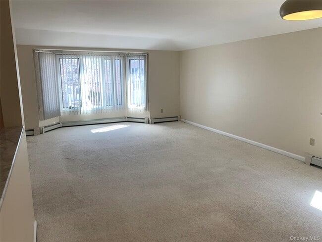 57-48 256th St in Queens, NY - Building Photo - Building Photo