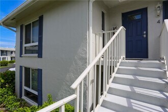 195 Peppermint Ln in Naples, FL - Building Photo - Building Photo