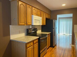 100 Midlake Cir in East Syracuse, NY - Building Photo - Building Photo