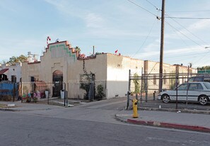 1114-1120 E 67th St in Los Angeles, CA - Building Photo