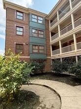 Cathedral Commons in Louisville, KY - Foto de edificio - Building Photo