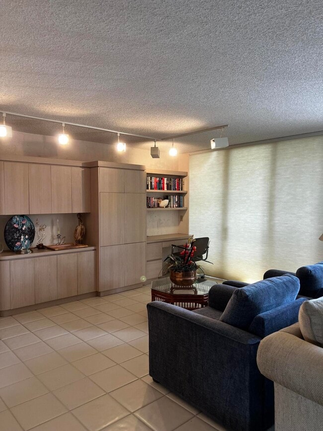 4702 Fountains Dr in Greenacres, FL - Building Photo - Building Photo