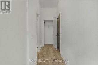 1050 Main St E in Milton, ON - Building Photo - Building Photo