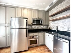 712 Louise Ave in Charlotte, NC - Foto de edificio - Building Photo