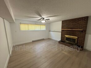 907 Sutherland Ave in Kelowna, BC - Building Photo - Building Photo