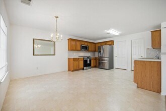 15627 Haleys Landing Ln in Houston, TX - Foto de edificio - Building Photo
