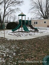 731 Holmes Dr in Bay City, MI - Building Photo - Building Photo
