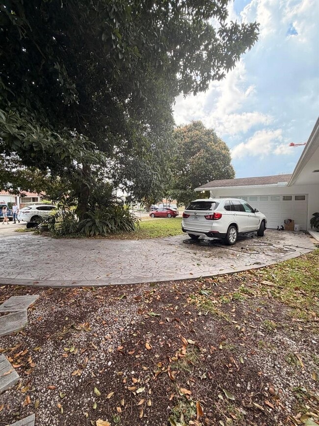 1461 NW 137th St in Miami, FL - Building Photo - Building Photo