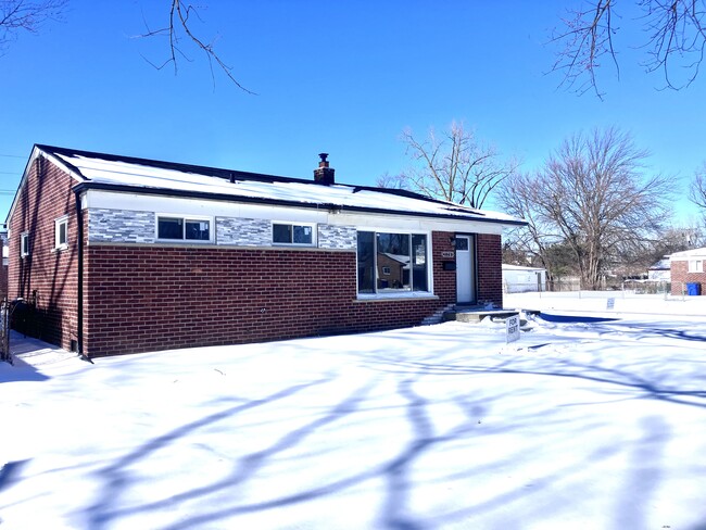 21781 Logue Ave in Warren, MI - Building Photo - Building Photo