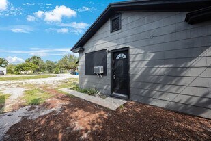 317 N Highland Ave in Clearwater, FL - Building Photo