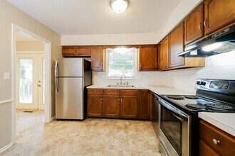 515 S Adams St in Raymore, MO - Building Photo - Building Photo