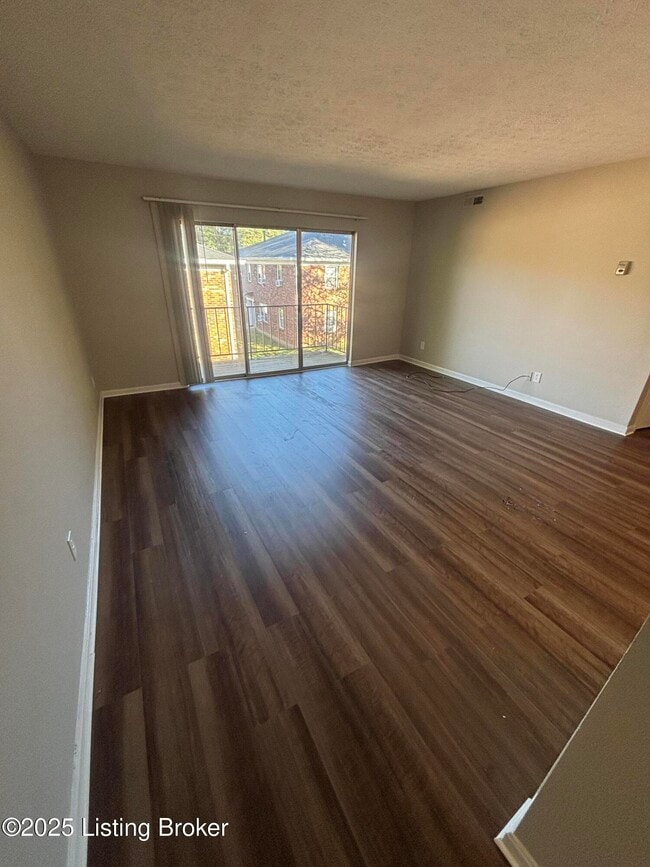 property at 404 N Hite Ave