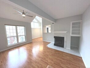 245 Carriage Crossing Ln in Middletown, CT - Building Photo - Building Photo