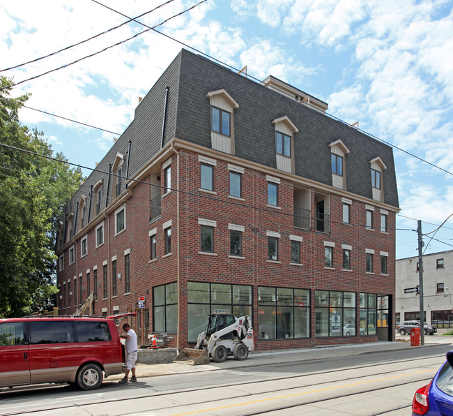 1183 Queen St E in Toronto, ON - Building Photo - Building Photo