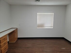1491 W Thatcher Blvd in Safford, AZ - Foto de edificio - Building Photo