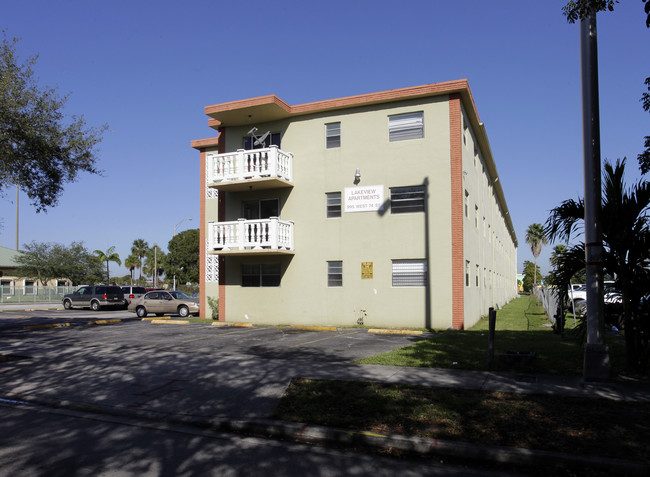 Lakeview Apartments in Hialeah, FL - Foto de edificio - Building Photo