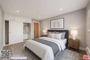 326 Serrano Ave in Los Angeles, CA - Building Photo