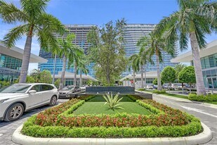 1170 E Hallandale Beach Blvd in Hallandale Beach, FL - Building Photo