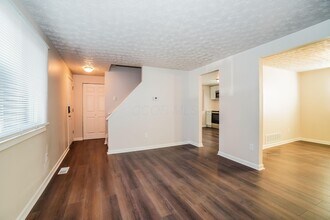 4005 Vermilion Ave in Groveport, OH - Building Photo - Building Photo