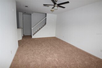 2604 Grand Central Pkwy in Orlando, FL - Building Photo - Building Photo