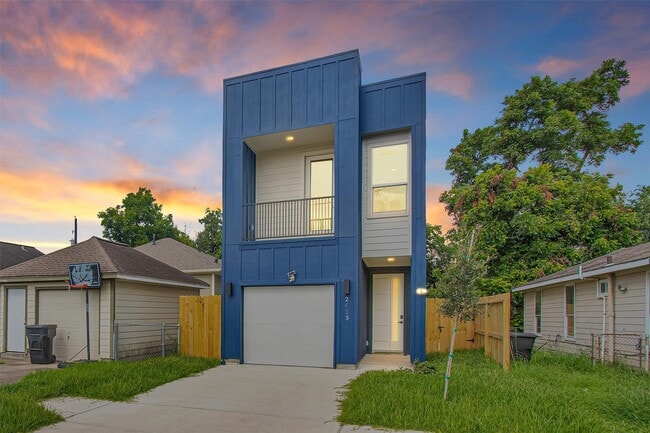 2413 Harlem St in Houston, TX - Building Photo - Building Photo