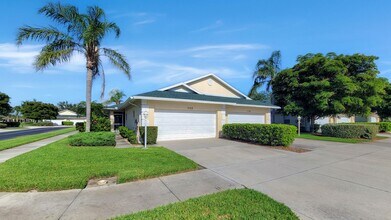 1102 Auburn Cove Cir in Venice, FL - Building Photo - Building Photo