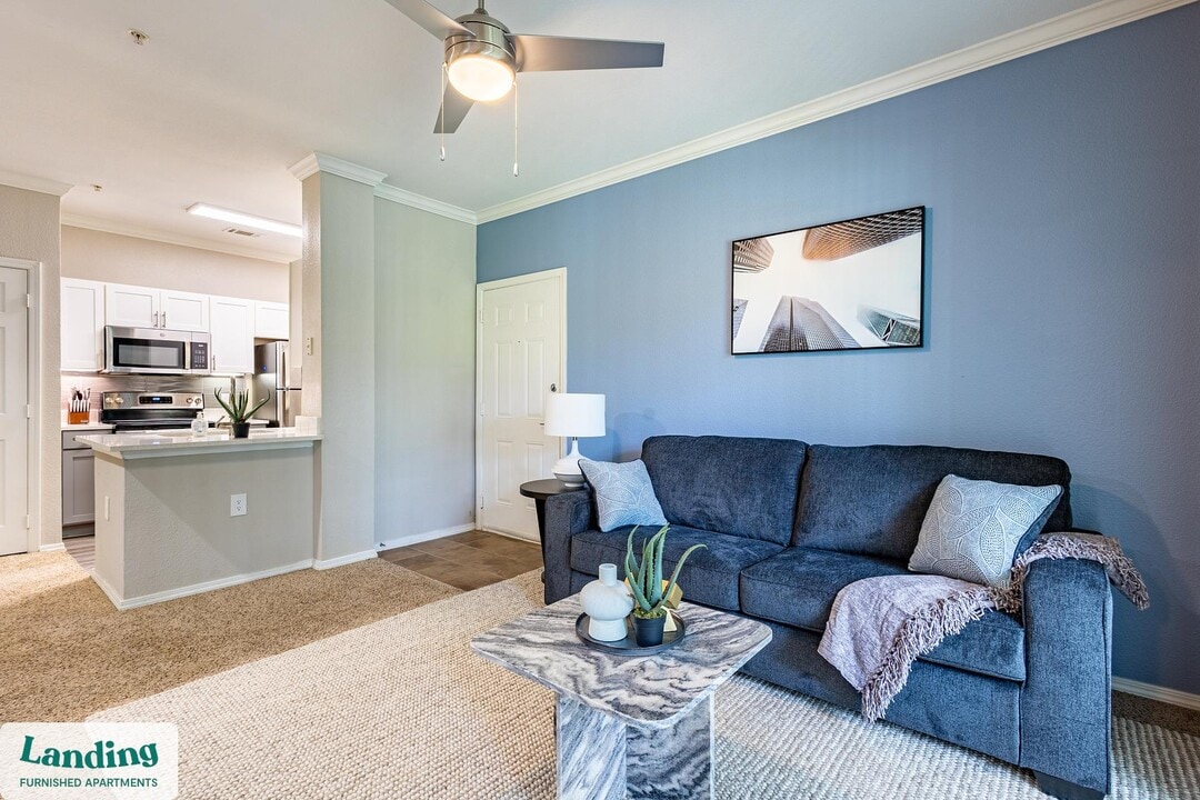 1799 FM 528 Rd in Webster, TX - Foto de edificio