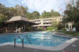 Parkside in San Anselmo, CA - Building Photo