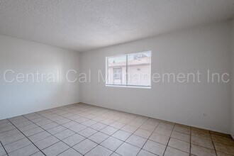 6208 Stine Rd in Bakersfield, CA - Building Photo - Building Photo