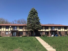 2436 Chalet Gardens Ct, Unit 3