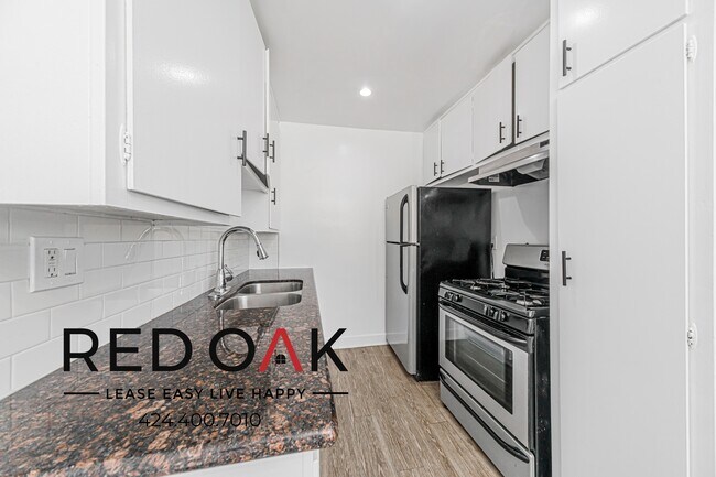 127 Rosemont Ave, Unit 4 in Los Angeles, CA - Foto de edificio - Building Photo