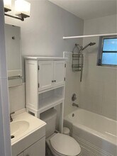 2215 NE 11th Ave in Wilton Manors, FL - Building Photo - Building Photo