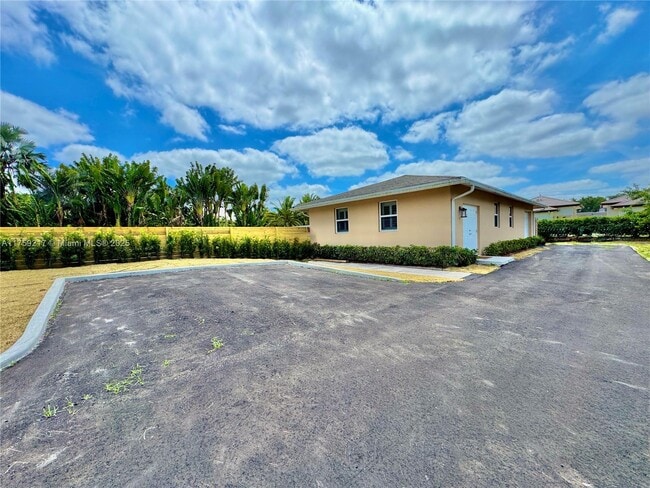 14450 SW 24th St in Davie, FL - Building Photo - Building Photo