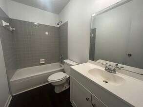 2387 Parrot Ln in Tallahassee, FL - Building Photo - Building Photo