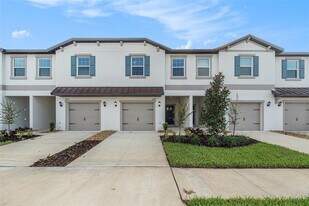 10120 Trumpet Honeysuckle Wy in San Antonio, FL - Building Photo