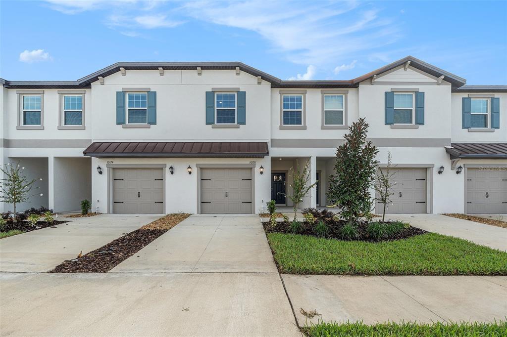 10120 Trumpet Honeysuckle Wy in San Antonio, FL - Building Photo