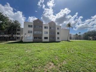 6175 NW 186th St in Hialeah, FL - Building Photo - Building Photo