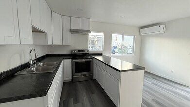 702 Walnut St, Unit Y in Inglewood, CA - Foto de edificio - Building Photo