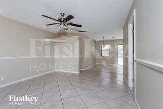 395 La Mancha Ave in Royal Palm Beach, FL - Building Photo - Building Photo