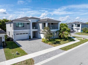 17081 Five Waters Ave in Boca Raton, FL - Building Photo - Building Photo