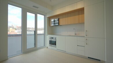 322-322 Dupont St in Toronto, ON - Building Photo - Building Photo