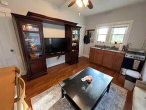 26 S Bayles Ave, Unit 1N in Port Washington, NY - Building Photo - Building Photo