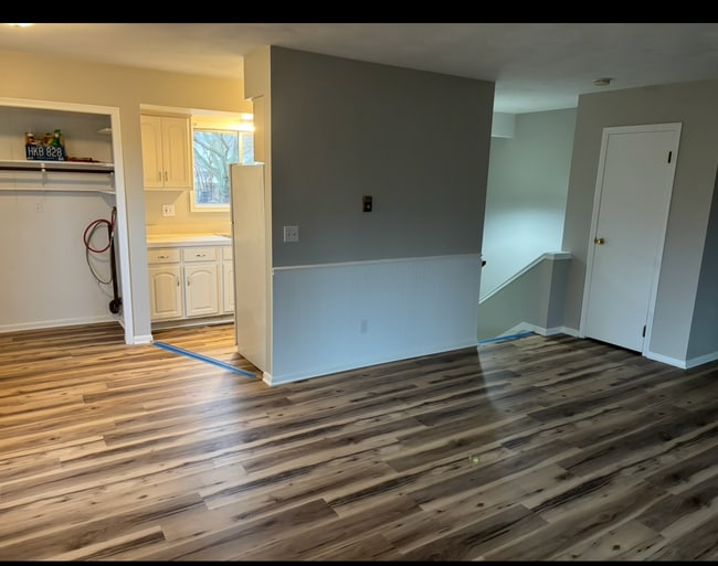 6332 Norburn Way, Unit Right in Lansing, MI - Building Photo - Building Photo