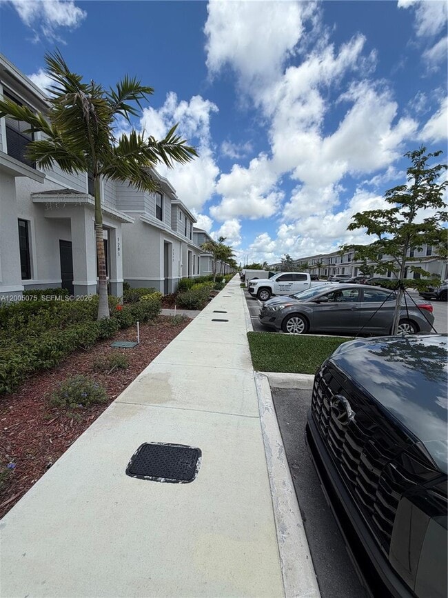 1281 NE 3rd Ave in Florida City, FL - Building Photo - Building Photo