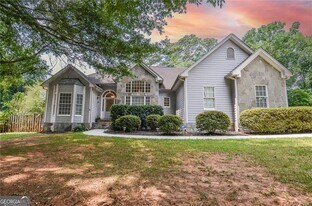 223 Windsong Ln SW in Lilburn, GA - Building Photo
